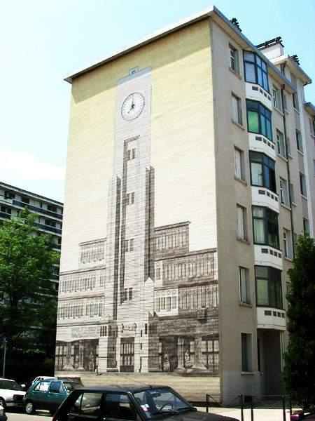 Wonderful Painting on Building Side Wall 