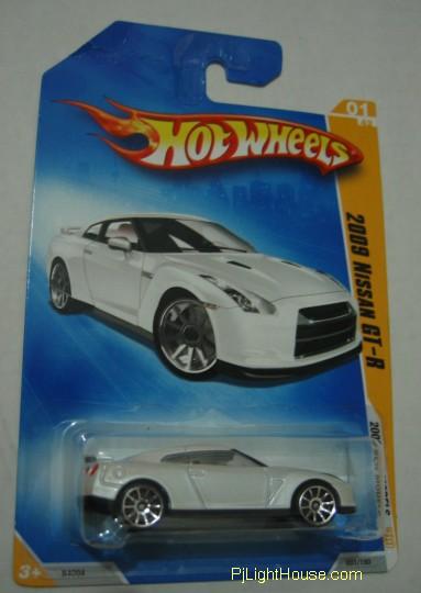 NISSAN GTR white - 2009 Hotwheels - autos, cars, class-nismo-gtr, cool-stuff, datsun, gt-r, gt500, hot-wheels, hotwheels